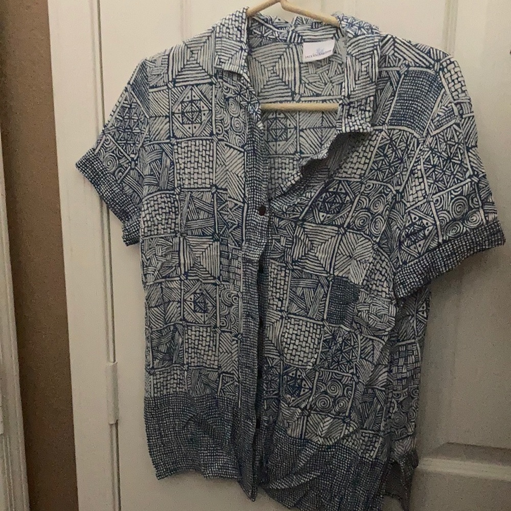 FINAL MARKDOWN Jaclyn smith blouse (M)